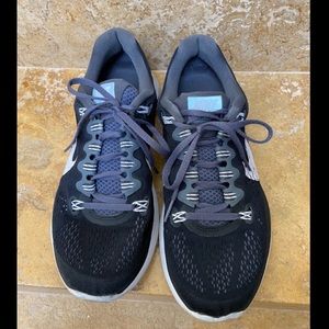 Nike Women’s Running Shoes Size 9 black/white/grey